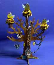 Lade das Bild in den Galerie-Viewer, Pompom Eulen aus Holz