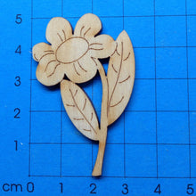 Lade das Bild in den Galerie-Viewer, Butterblume mit Stängel aus Holz