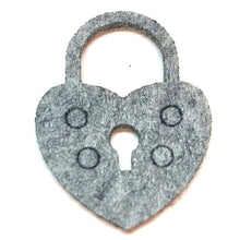 Lade das Bild in den Galerie-Viewer, Herzschloss, Filz