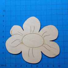 Lade das Bild in den Galerie-Viewer, Butterblume aus Holz