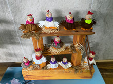 Lade das Bild in den Galerie-Viewer, Gockel und Hennen zum Fädeln aus Filz
