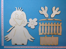 Lade das Bild in den Galerie-Viewer, Küken als Serviettenhalter aus Holz