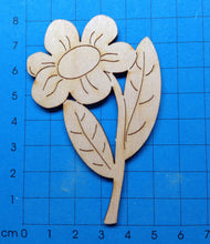 Lade das Bild in den Galerie-Viewer, Butterblume mit Stängel aus Holz