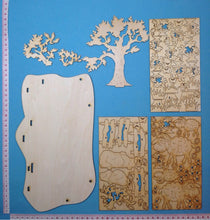 Lade das Bild in den Galerie-Viewer, Komplettset aus Holz: Weide mit 4 Schafe und Zubehör