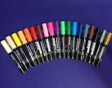 Lade das Bild in den Galerie-Viewer, POSCA Acrylstifte