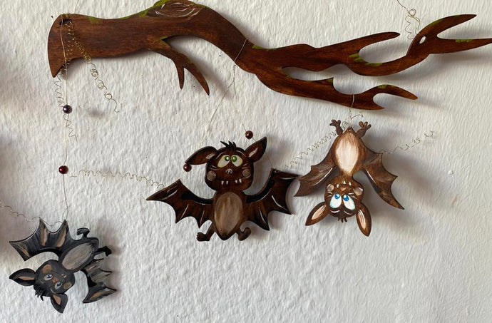 Fledermäuse mit lustigem Gesicht aus Holz zum bemalen mit Acrylfarbe