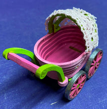 Lade das Bild in den Galerie-Viewer, Kinderwagen aus Holz ca. 6cm, Bausatz
