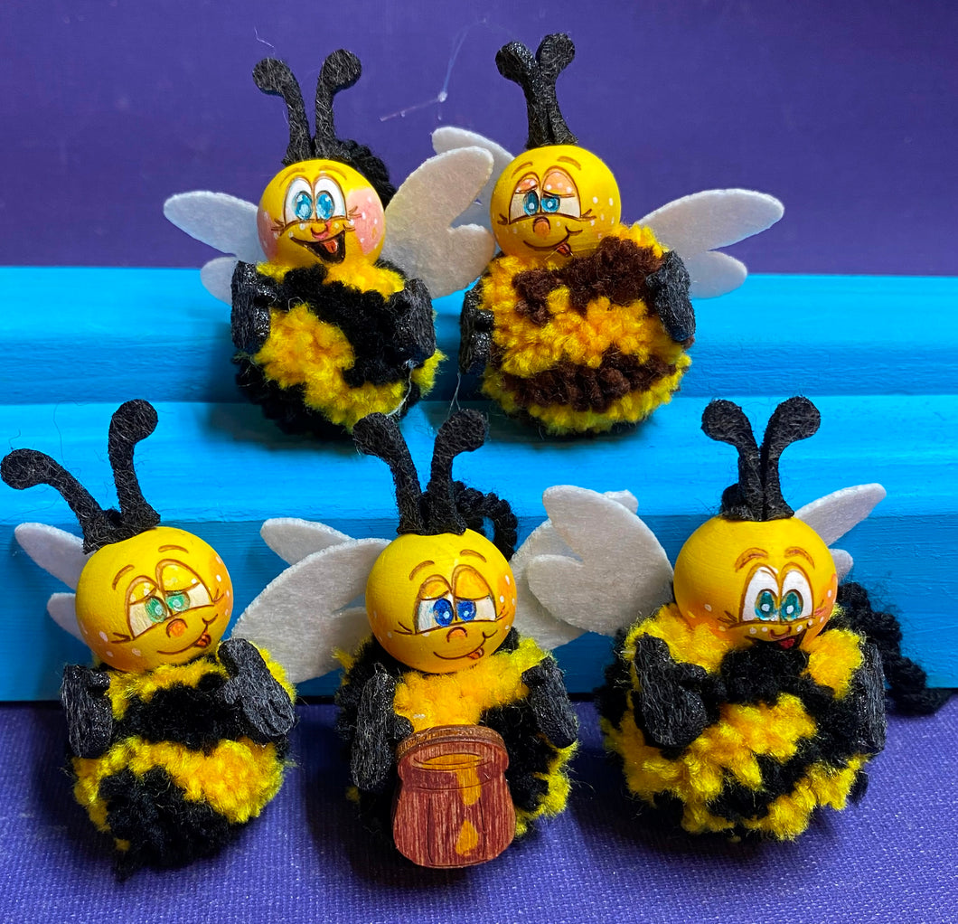 Pompom-Bienen mit Kugelgesicht