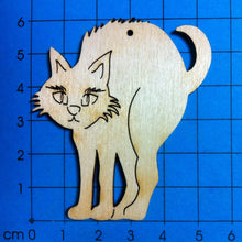 Lade das Bild in den Galerie-Viewer, Katze mit Buckel aus Holz
