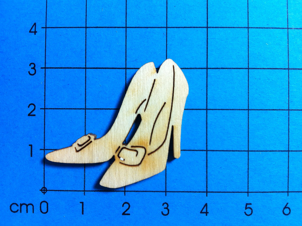 Schuhpaar aus Holz