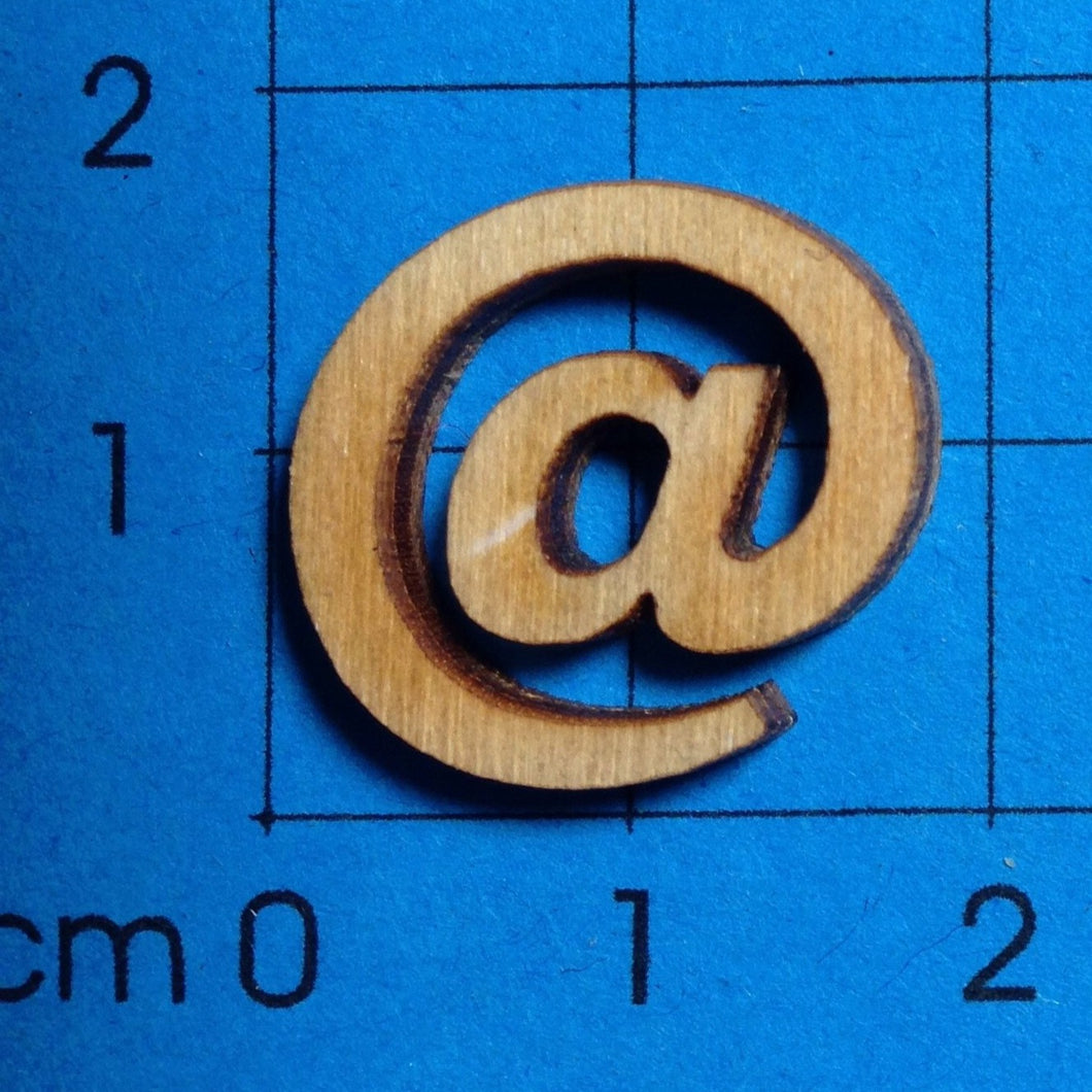Buchstaben in 1,9cm aus Holz