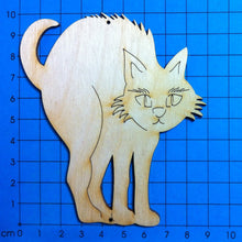 Lade das Bild in den Galerie-Viewer, Katze mit Buckel aus Holz
