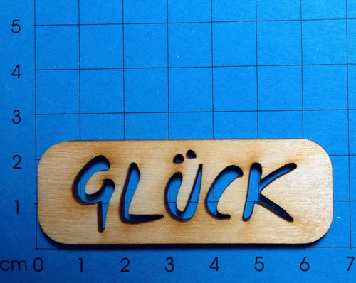 Glück Schriftzug aus Holz  Bastelideen mit Holz, Geschenke verzieren, Schriftzüge aus Holz, Basteln mit Holz, Eingangsschild, Einladungskarten Basteln, Schriftzüge bemalen, Glück Schriftzug, Holzkunst, Holzteile bemalen, Schriftzug Bastelartikel,   SYH 9506