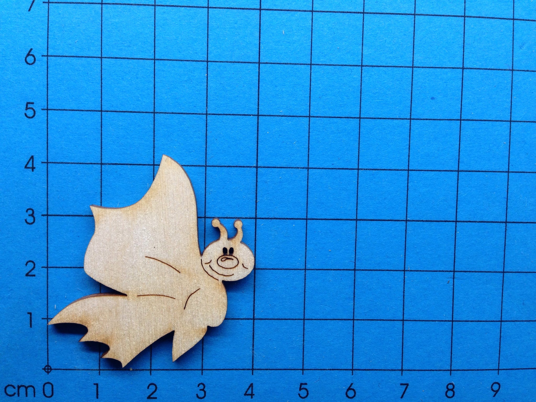 Yohuork Bastelset Für Kinder | 40 Stück Holzformen, Insekten & Blumen, Mit Schnur – Zum Bemalen & Dekorieren