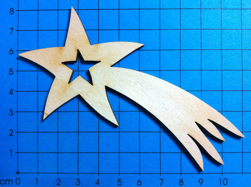 Kometen mit Ausschnitt aus Holz Weihnachtsbasteln, Winterdeko selbst gestalten, Weihnachtsdeko gestalten, Geschenkidee für Weihnachten, Kometen malen, Kometen zum Basteln Weihnachten, Bastelidee Winter, Sterne aus Holz basteln, Deko mit Kometen aus Holz gestalten, Weihnachtsdekoration, basteln mit Kindern im Winter, basteln mit Holz,  Geschenkidee für Weihnachten, Weihnachtsdekoration, basteln mit Holz, Sterne aus Holz basteln, Weihnachtsbasteln, Bastelidee Winter, Kometen malen, Kometen zum Basteln Weihna