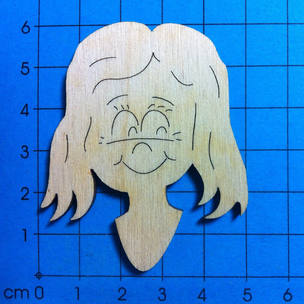 Mädchenkopf mit langen Haaren aus Holz