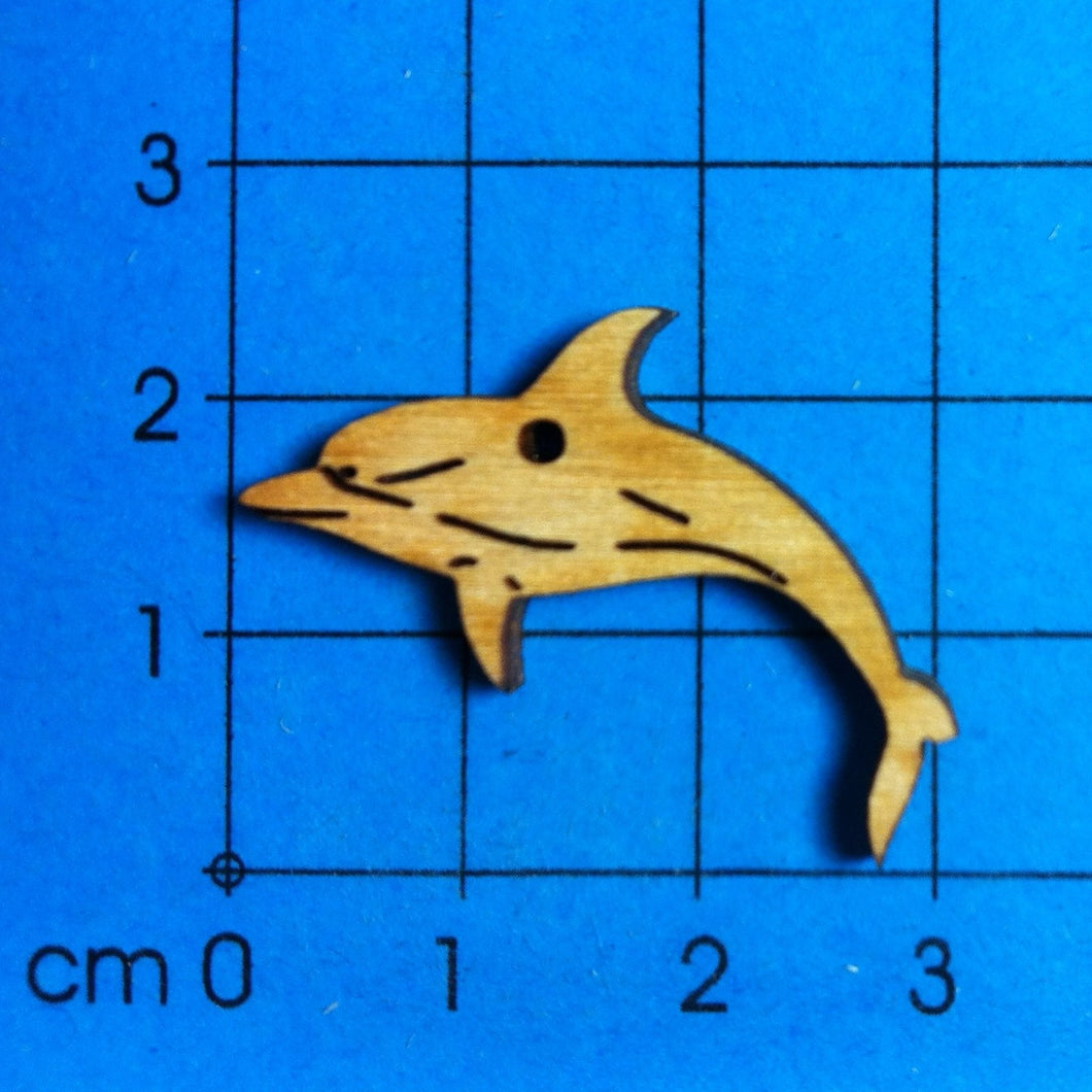 Delphin mit Loch aus Holz