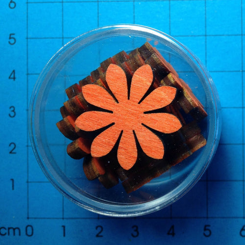 Margerite 2cm in Dose farbig Blumen zum Kartengestalten, Butterblume, Blumen aus Holz, Blumen für Gartendeko, Streuteil Blume, Blumen zum Geburtstag, Blumen zum Bemalen, Blumen zum Basteln, Blumen zum Dekorieren,  Blumen zum Basteln, Blumen aus Holz, Blumen zum Bemalen, Blumen zum Kartengestalten, Blumen zum Geburtstag, Butterblume, Blumen zum Dekorieren, Streuteil Blume, Blumen für Gartendeko,  BLH 49D02-F08