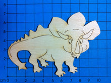 Lade das Bild in den Galerie-Viewer, Dinosaurier Triceratops aus Holz

