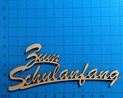 Zum Schulanfang 2 zeilig zusammenSchriftzug in Schreibschrift aus Holz Schriftzüge bemalen, Schriftzüge aus Holz, Einladungskarten Basteln, Schriftzug Bastelartikel, Geschenke verzieren, Eingangsschild, Herzlich willkommen Schriftzug, Bastelideen mit Holz, Basteln mit Holz, Holzkunst, Holzteile bemalen,  Einladungskarten Basteln, Geschenke verzieren, Holzkunst, Schriftzug Bastelartikel, Holzteile bemalen, Schriftzüge aus Holz, Herzlich willkommen Schriftzug, Eingangsschild, Basteln mit Holz, Bastelideen m
