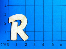 Lade das Bild in den Galerie-Viewer, Buchstaben in 2,8cm aus Holz
