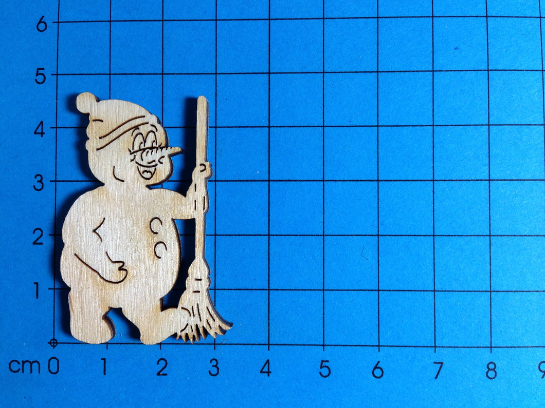 Schneemann mit Mütze und Besen aus Holz