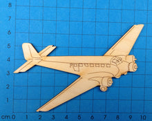 Lade das Bild in den Galerie-Viewer, Flugzeug Airliner im 30er Jahre Stil aus Holz
