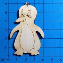 Lade das Bild in den Galerie-Viewer, Pinguinmama aus Holz
