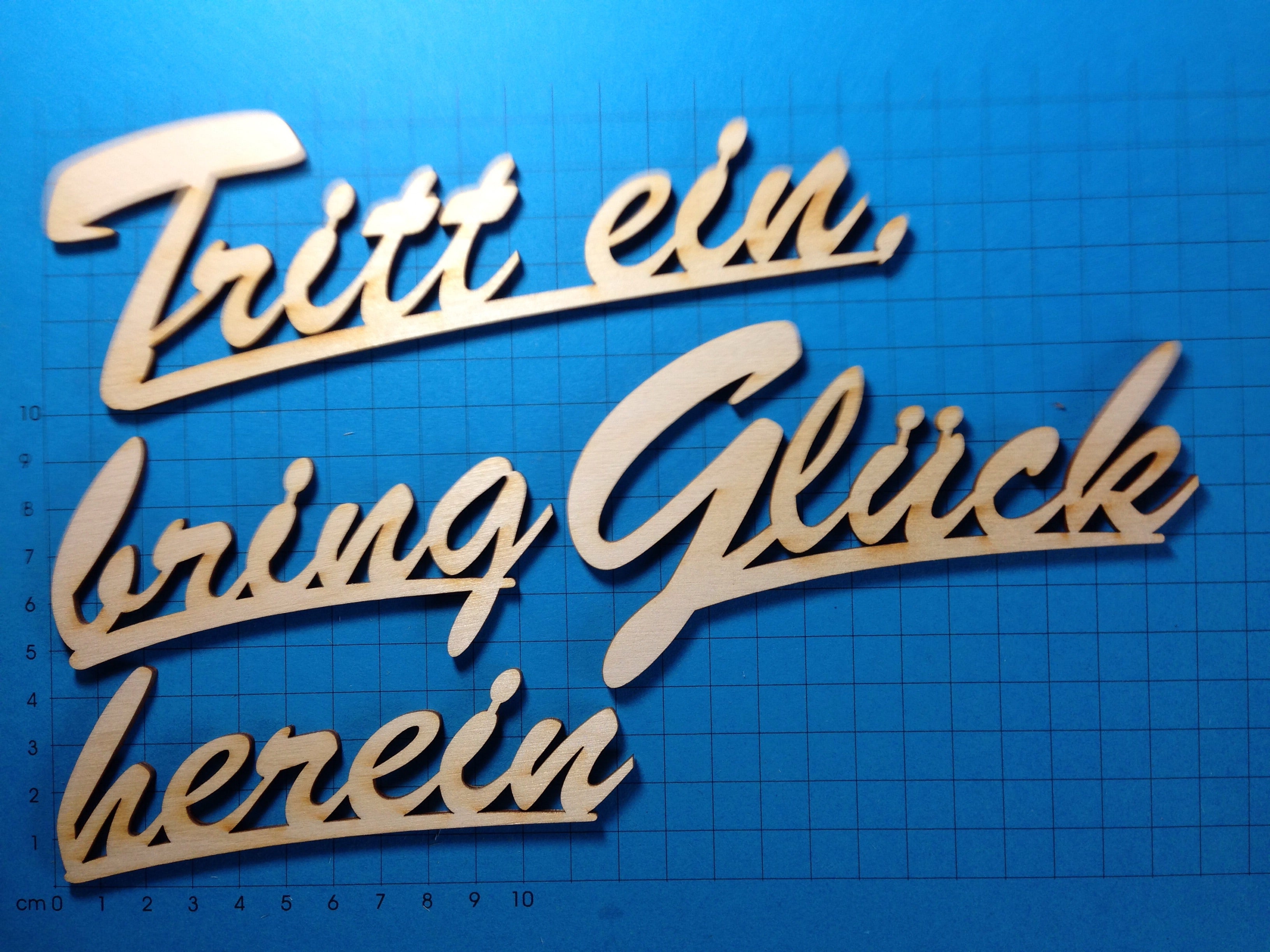 Schriftzüge Aus Holz Basteln Mit Holz Schriftzüge Bemalen Tritt Ein Bring Glück Herein 4 1014