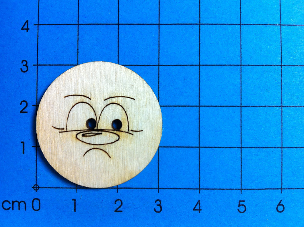 Gesicht grimmig Knopf aus Holz