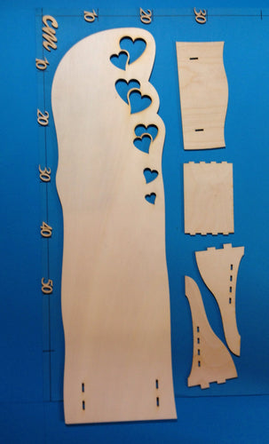 Schild mit Herzen und Ständer (Stele) aus Holz Schild zum Geburtstag, Türschild, Schild zur Geburt, Schild zur Hochzeit basteln, Holzideen , Schilder für den Eingang, Schild fürs Kinderzimmer, Schilder zum Basteln, Basteln mit Holz, Schild zur Taufe, Holz bemalen, Basteln mit Holz für Kinder, Schilder aus Holz,  Basteln mit Holz für Kinder, Türschild, Holz bemalen, Schild fürs Kinderzimmer, Schild zur Geburt, Schilder für den Eingang, Schilder zum Basteln, Schilder aus Holz, Schild zur Hochzeit basteln, S
