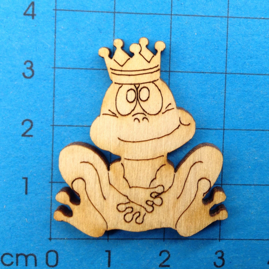 Frosch mit Krone aus Holz