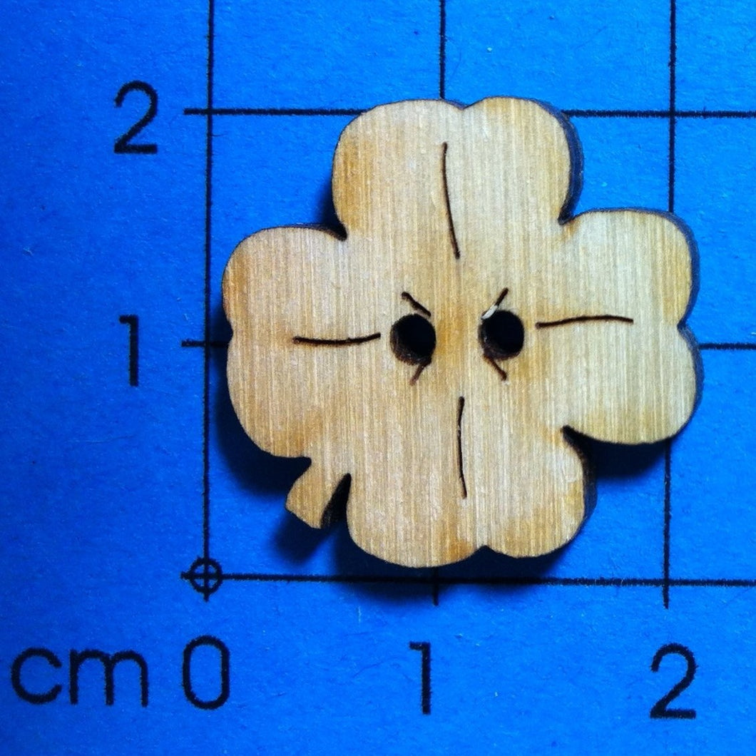 Kleeblatt Knopf aus Holz