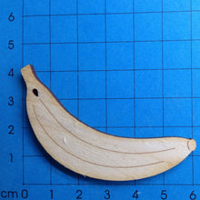 Lade das Bild in den Galerie-Viewer, Banane aus Holz
