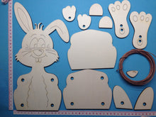 Lade das Bild in den Galerie-Viewer, Hase aus Holz, Schlenker-Figur
