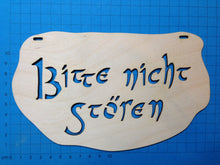 Lade das Bild in den Galerie-Viewer, Schild 20cm mit Ausschnitt &quot;Bitte nicht stören&quot; aus Holz
