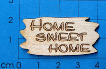 Lade das Bild in den Galerie-Viewer, Schild aus Holz mit Gravur &quot;Home sweet Home&quot;
