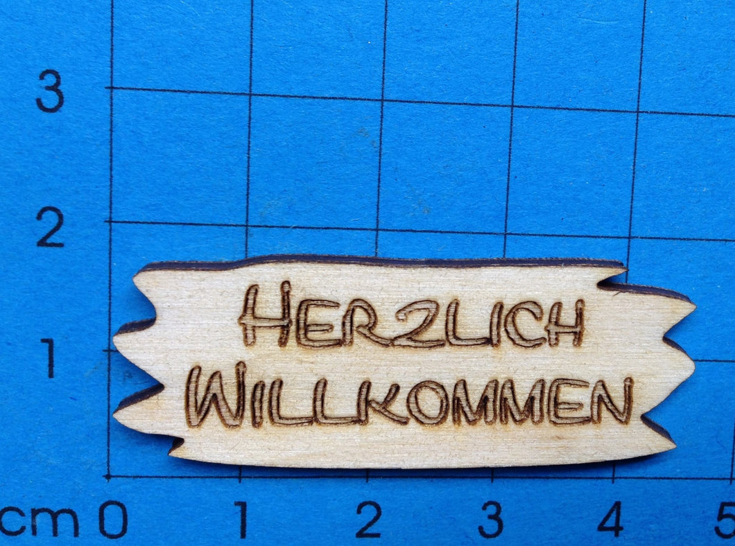 Schild aus Holz mit Gravur 