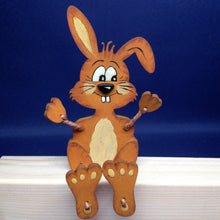 Lade das Bild in den Galerie-Viewer, Hase aus Holz
Schlenker-Figur Hasen aus Holz basteln, Ostergeschenk selber basteln, Osterdekoration aus Holz gestalten, Osterhasen aus Holz bemalen, Basteln für Osterdeko, Osterdeko selbst gestalten, Bastelideen für Ostern, basteln mit Kindern, Osterbasteln mit Kindern einfach, Hasen aus Holz zum Basteln, Basteln zu Ostern mit Kindern, Osterhasen gestalten, Osterbasteln einfach mit Kindern, Bastelset aus Holz,  Osterbasteln mit Kindern einfach, Hasen aus Holz zum Basteln, Osterhasen gestalten, Osterdeko se
