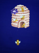 Lade das Bild in den Galerie-Viewer,   Bastelidee Biene, Bastelidee Biene, Honigglas dekorieren, Bienenhaus, Bienenkorb, Frühjahrsdekoration, Frühjahrsdekoration Biene, Bienenzubehör, Honig selber machen, Bienenstock,  HOH 4915
