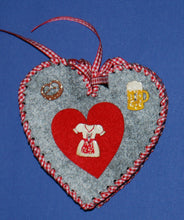 Lade das Bild in den Galerie-Viewer, Dirndl als Knopf 3 cm Knopf aus Holz, Knöpfe zum Bemalen, Knöpfe mit Gesicht, Holzknopf, Tiereknöpfe, Knöpfe, Knöpfe zum Dekorieren, Dirndl Knopf, Knopf zum Basteln, Knopf zum Nähen,   BUH 7803
