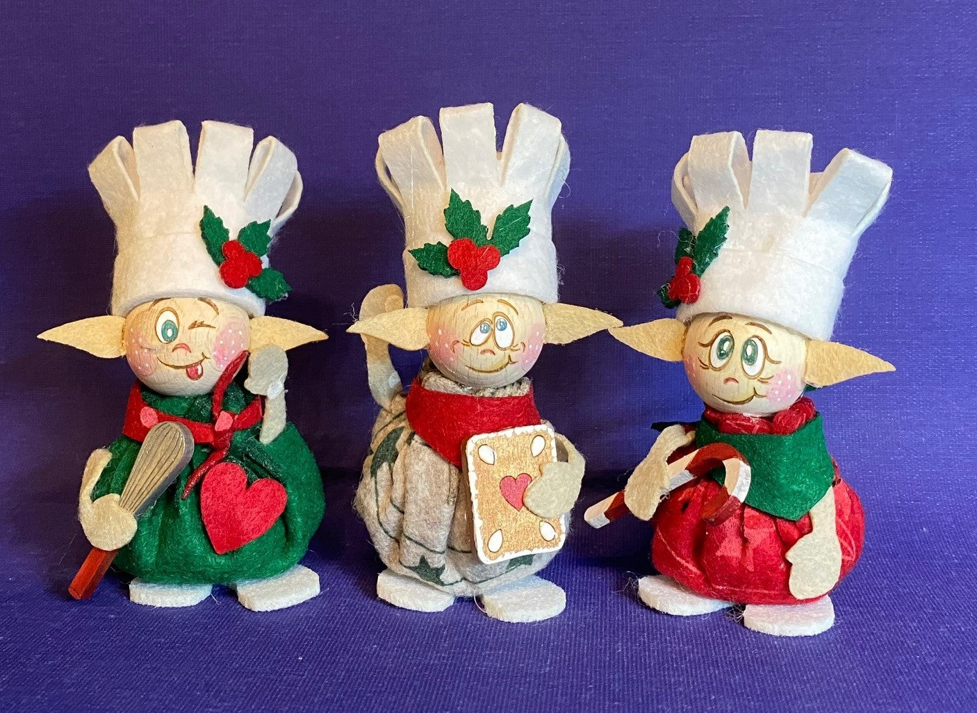 HTTDSLF Weihnachts-Bastelset Aus Filz – 24 Stück, DIY Schneemann, Santa, Pinguin, Lebkuchenmann, Elfen & Rentier, Mit Kleberücken