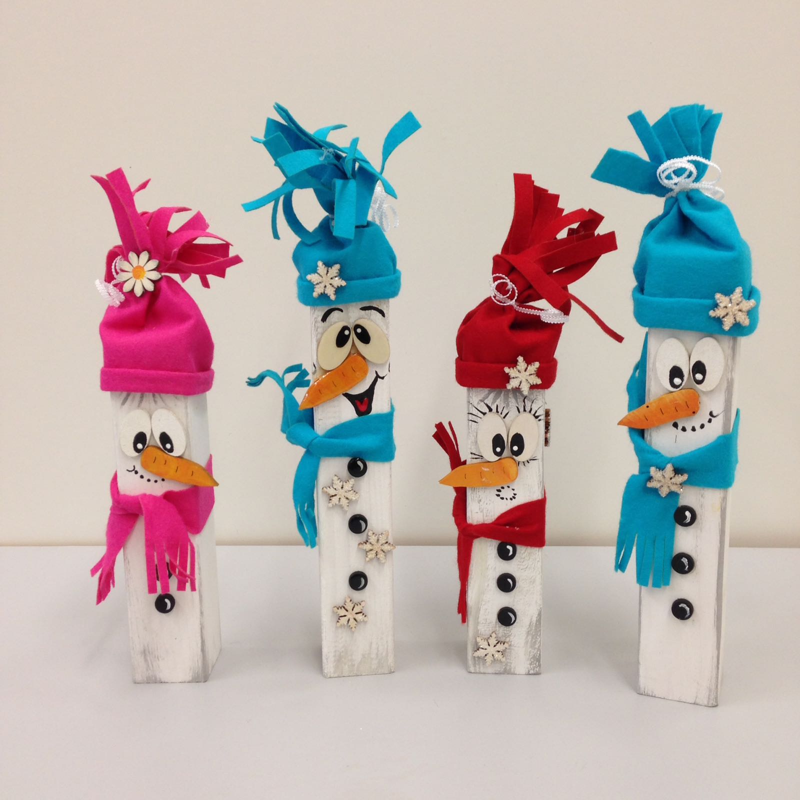 MONCAP 6-teiliges Schneemann Traumfänger Bastelset Für Kinder – Mit Holz, Wolle, Federn & Farben – Kreativset Für Weihnachten & Winter