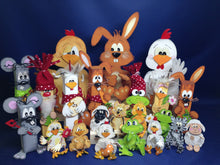 Lade das Bild in den Galerie-Viewer, Pfahltier Maus aus Holz Jahresdeko basteln, Bastelset Mäuse, Mäuse bemalen, Deko gestalten, Tiere aus Holz gestalten, Bastelidee für Kinder, Basteln mit Kindern, Bastelset aus Holz, Dekoration mit Kindern gestalten, Tiere basteln mit Holz,   PMA 3204SB
