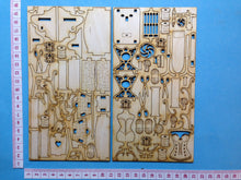 Lade das Bild in den Galerie-Viewer, Näh-Zimmer Zubehörteile aus Holz (Bügelbrett, Nähmaschine, Schneiderreibedarf)
