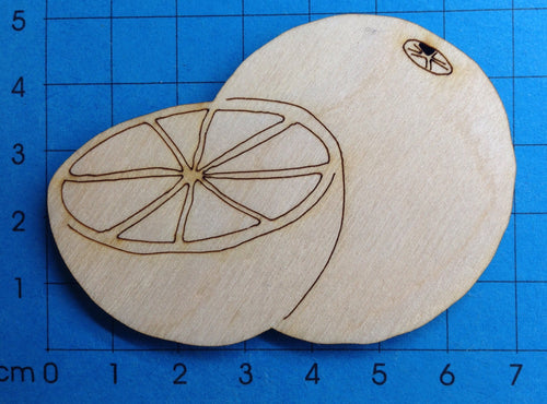 Orange aus Holz
