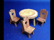 Laden und Abspielen von Videos im Galerie-Viewer, Regal, Tisch, Stühle aus Holz für Fairy House
