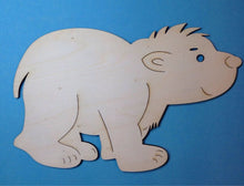 Lade das Bild in den Galerie-Viewer, Eisbär laufend aus Holz
