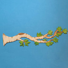 Lade das Bild in den Galerie-Viewer, Ast / Zweig mit Blätter und Beeren aus Holz
